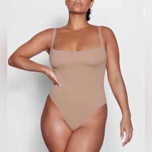SKIMS- square neck bodysuit